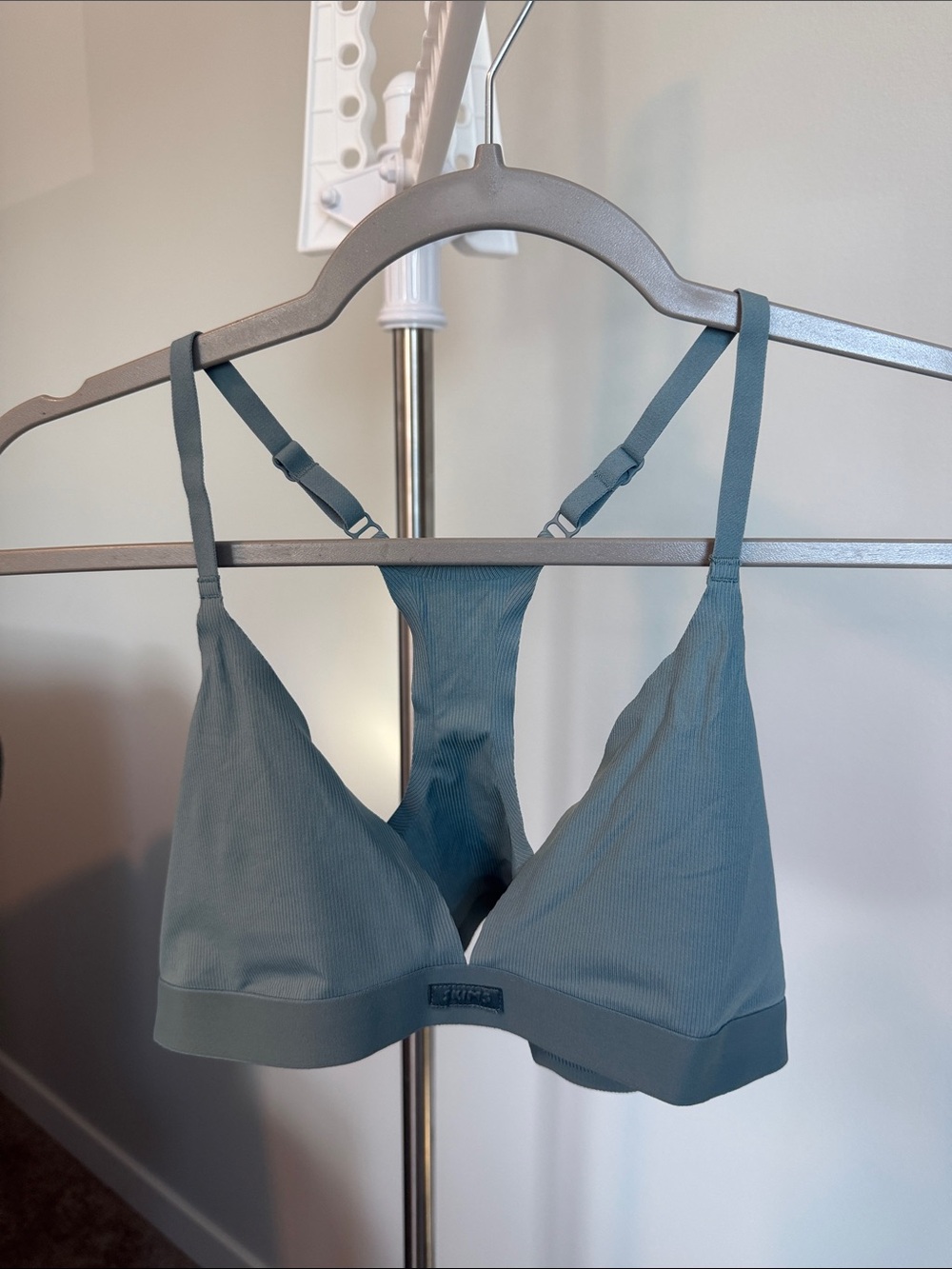 SKIMS Triangle Racerback Bralette